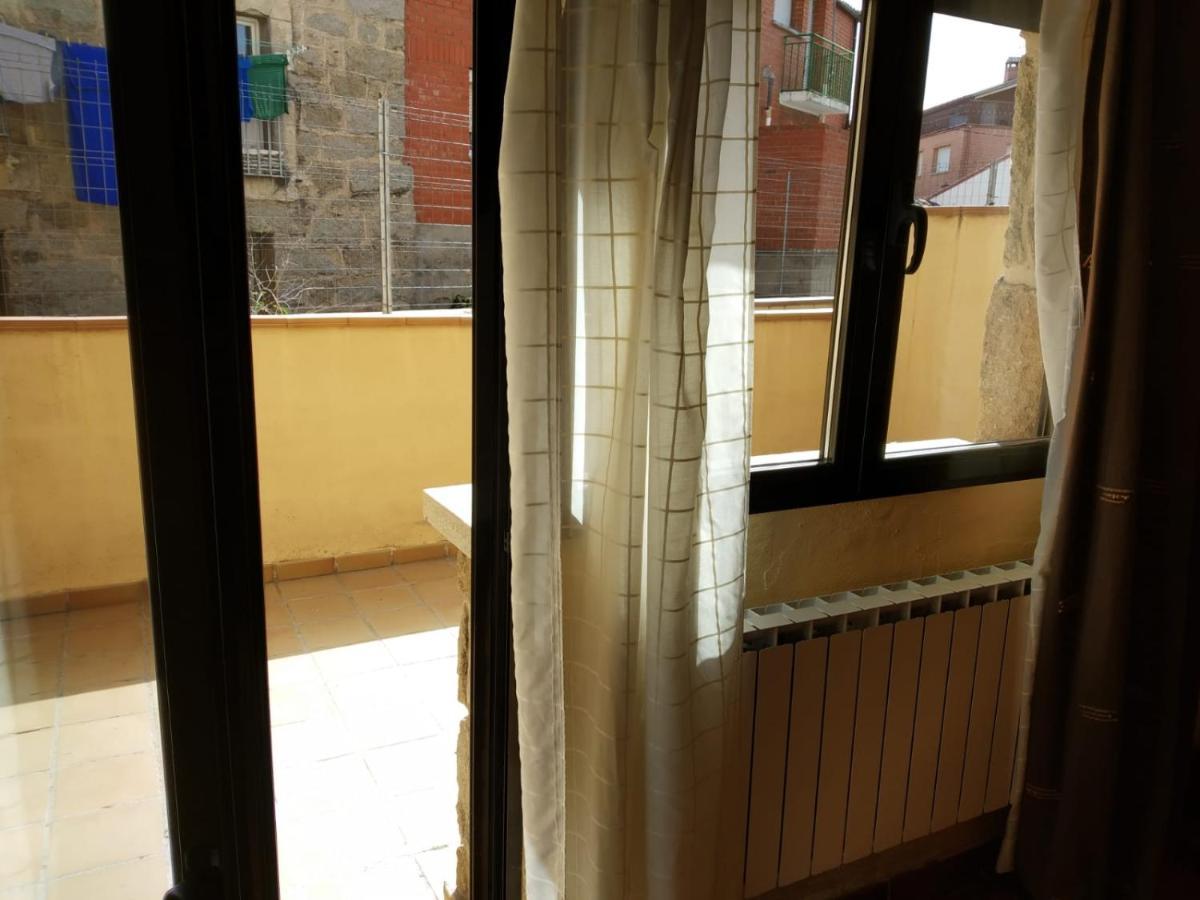 Villa Viv. De Uso Turistico Fuente El Tejo - Casa Ana Burgohondo Exterior foto