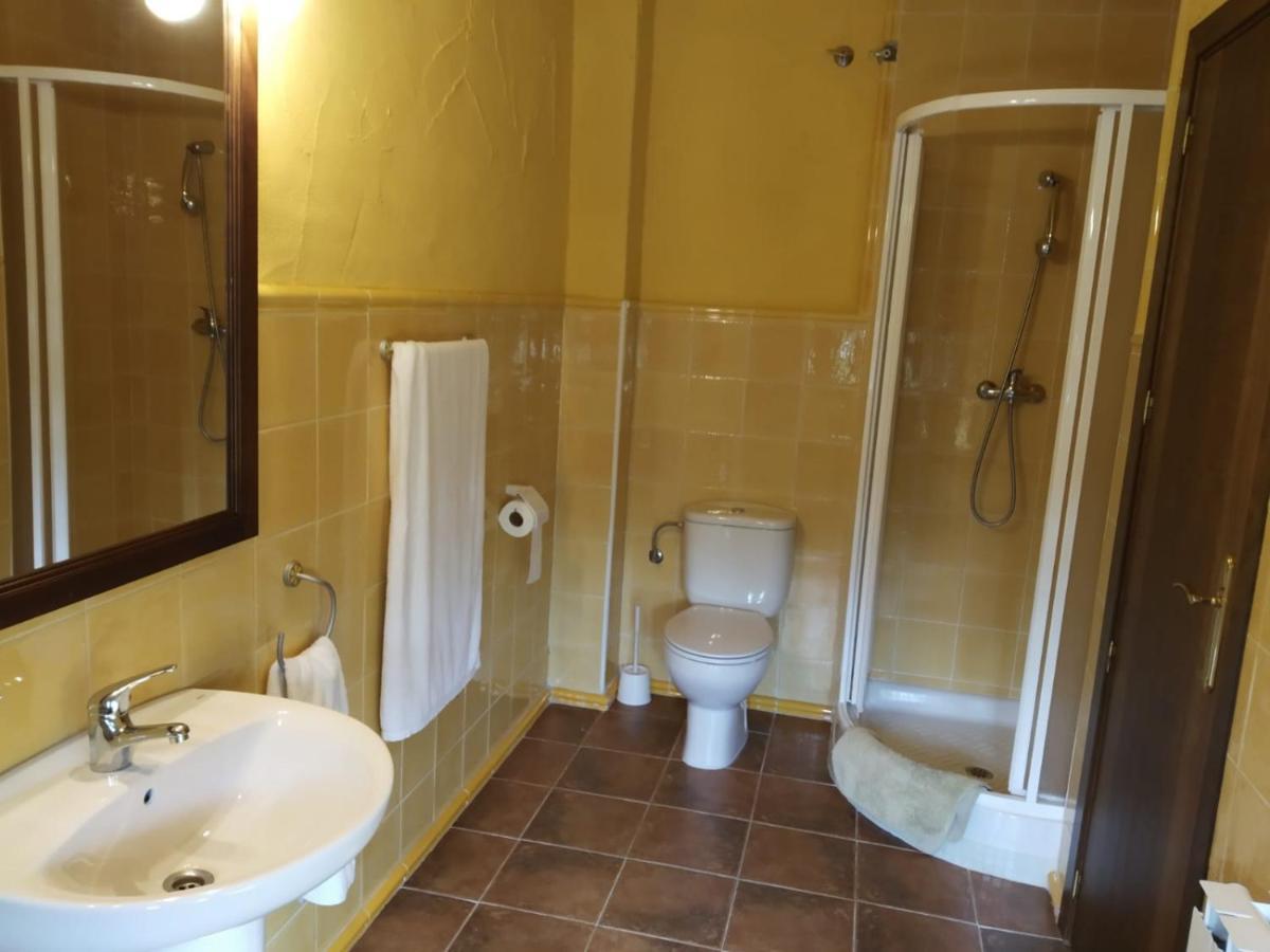 Villa Viv. De Uso Turistico Fuente El Tejo - Casa Ana Burgohondo Exterior foto