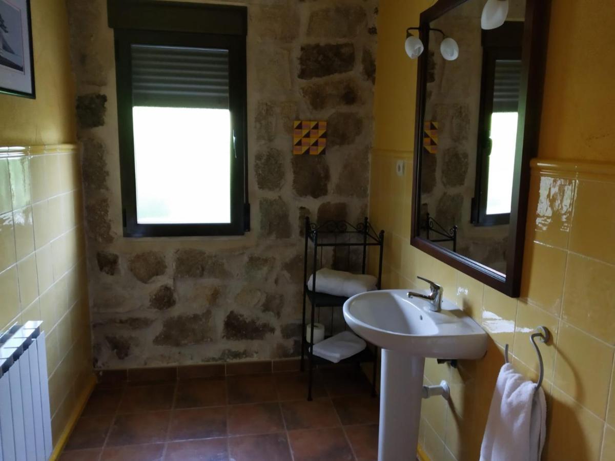 Villa Viv. De Uso Turistico Fuente El Tejo - Casa Ana Burgohondo Exterior foto