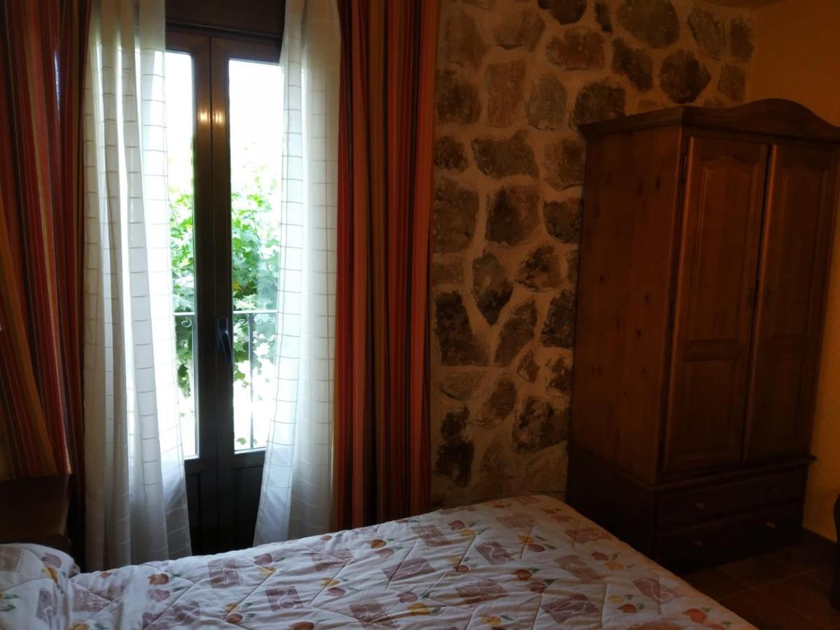 Villa Viv. De Uso Turistico Fuente El Tejo - Casa Ana Burgohondo Exterior foto